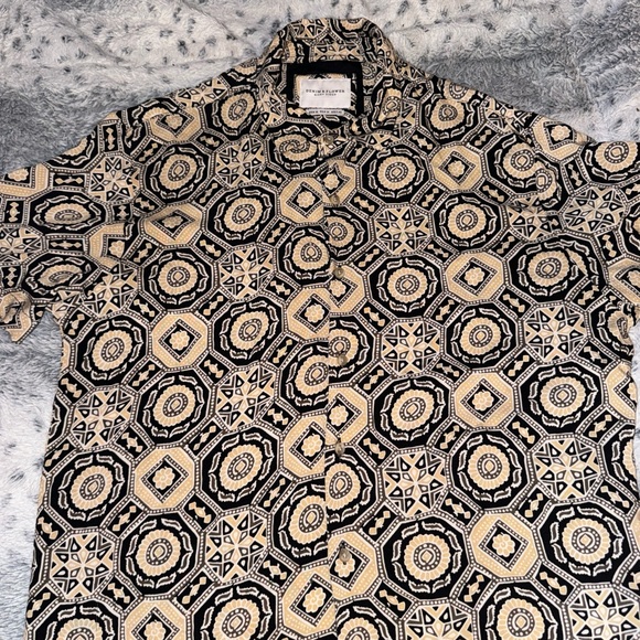 🗣️🗣️Denim & Flower Brand New Collard T-Shirt for Sale! 🔥🔥🔥 - Picture 4 of 6